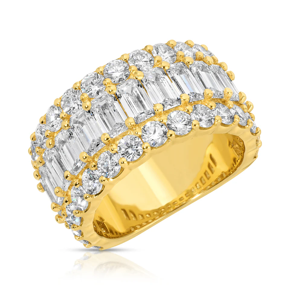 EMERALD CUT AND ROUND DIAMOND BAND RING